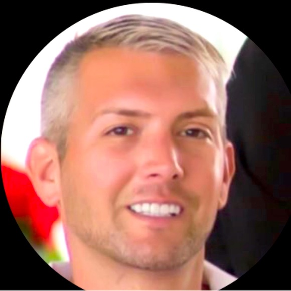 Meet your Posher, Gio - Picture 1 of 4